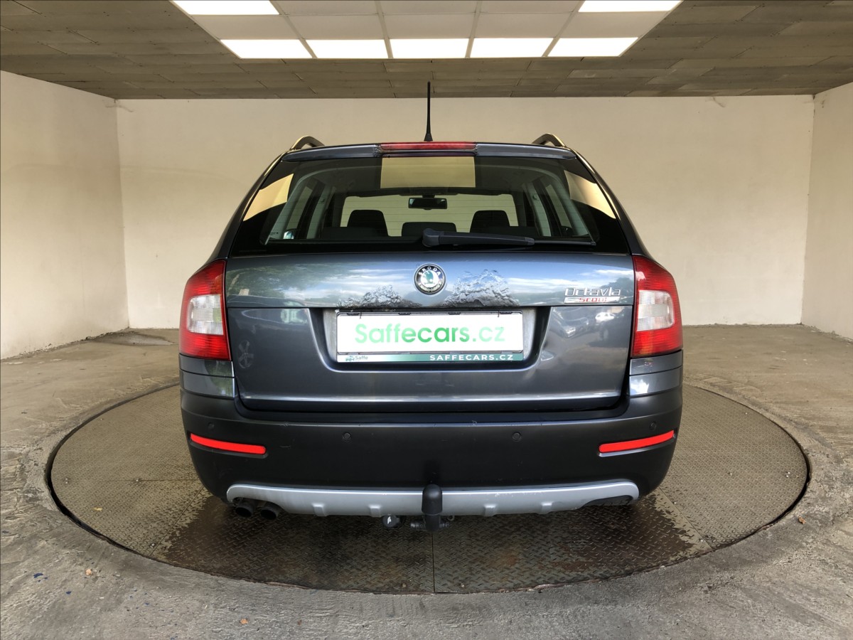 skoda-octavia-2-0-tdi-scout - 5