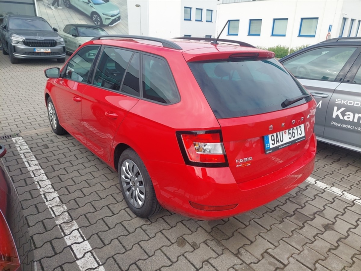 skoda-fabia-1-0-tsi-combi-70kw-tour - 4