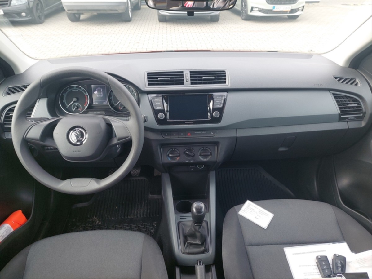 skoda-fabia-1-0-tsi-combi-70kw-tour - 5