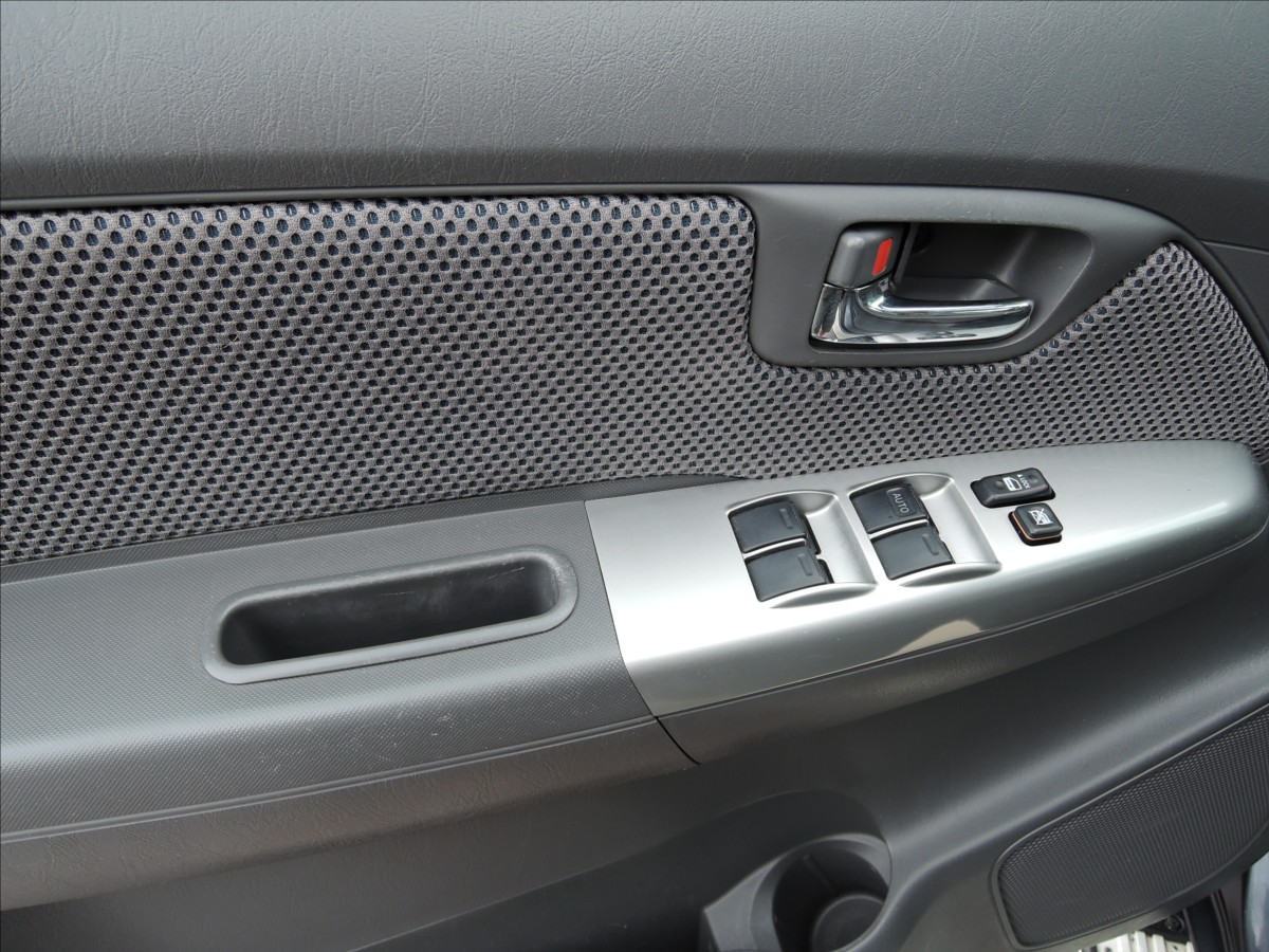 toyota-hilux-3-0-d-4d-aut-offroad-arb-navi - 9