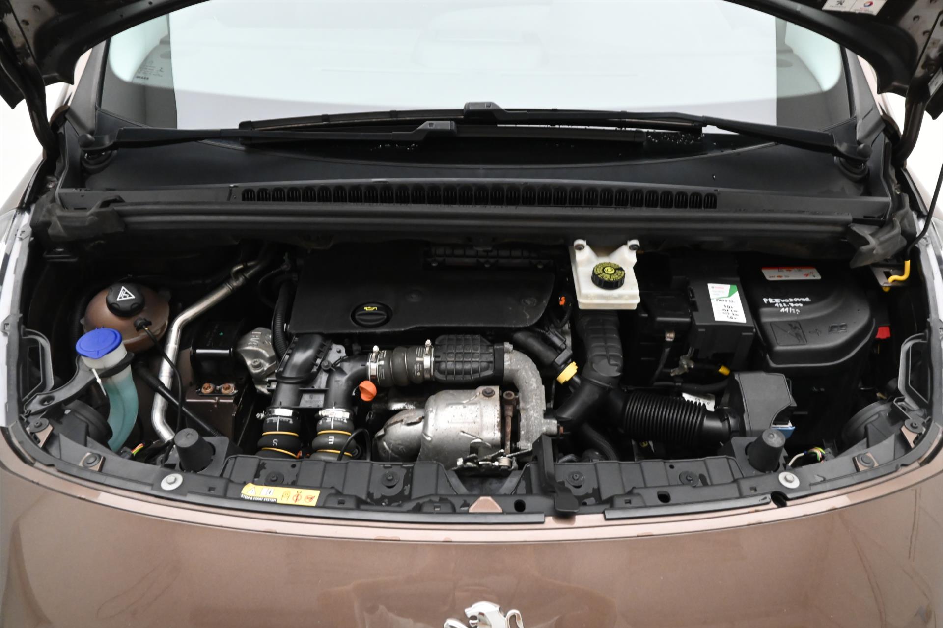 peugeot-3008-1-6-hdi-88-kw-at-tazne-zaruka-az-5-let - 8