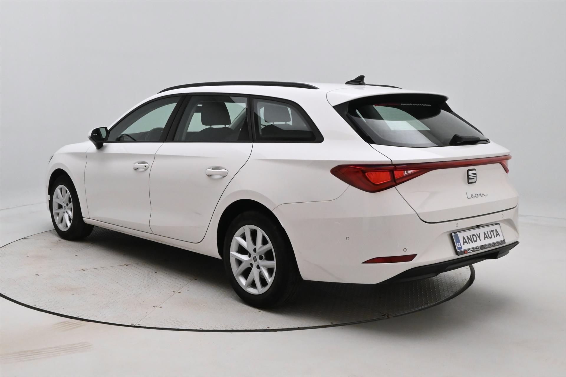 seat-leon-2-0-tdi-110-kw-dsg-style-zaruka-az-5-let - 6