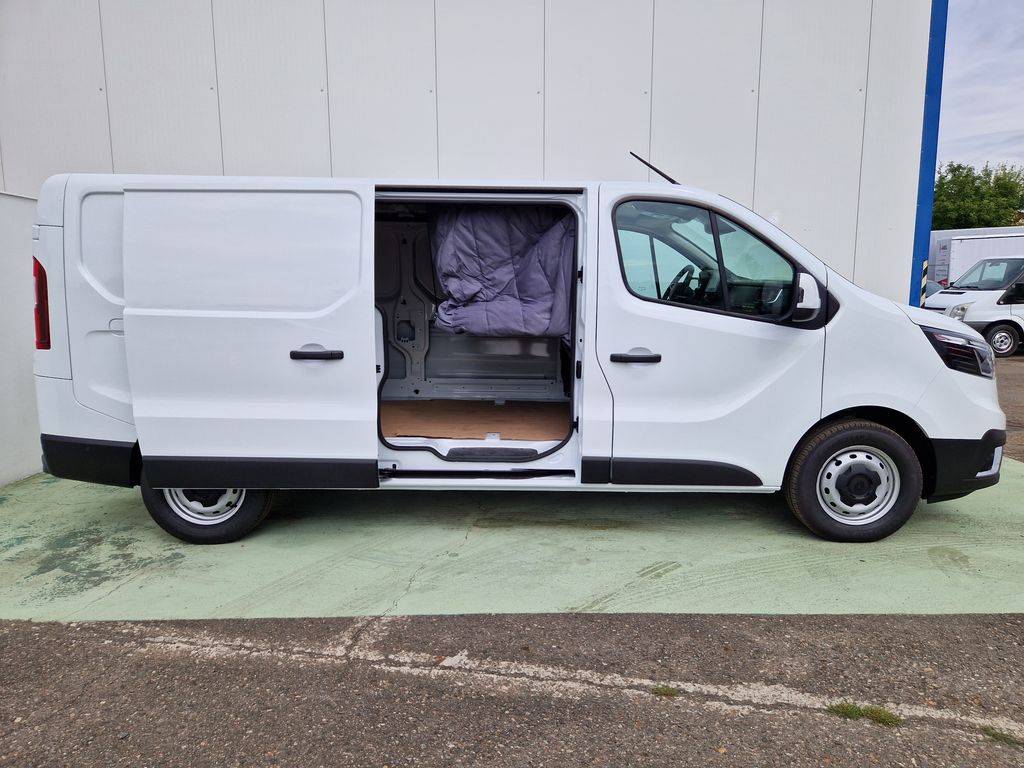 renault-trafic-2-0dci-do-2-49t-spani-topeni - 9