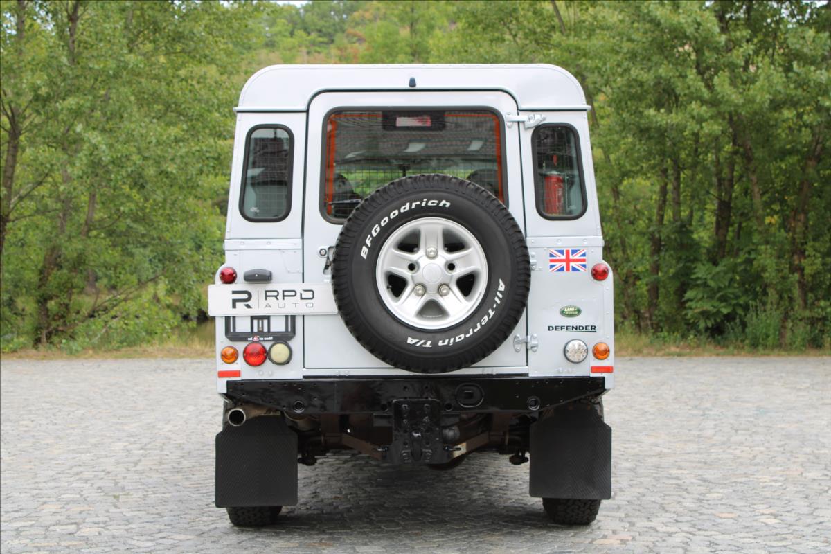 land-rover-defender-110-2-4-td4-90kw-puma-cz - 8
