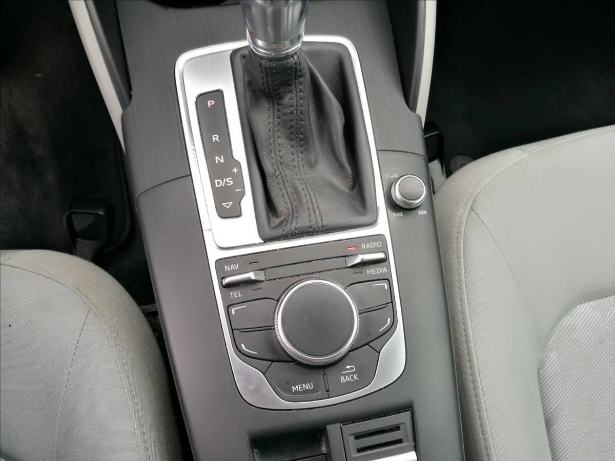 audi-a3-2-0-tdi-sportback-s-tronic - 8