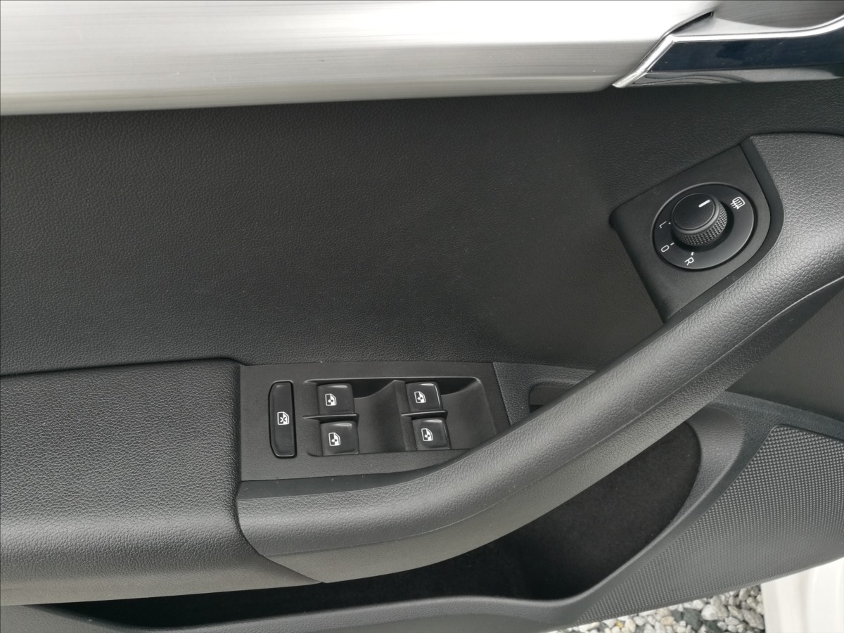 skoda-octavia-1-6-tdi-kombi - 9