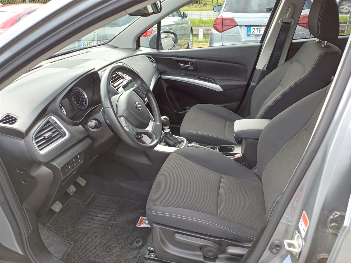 suzuki-sx4-s-cross-1-4-premium-4x4-hybrid - 9