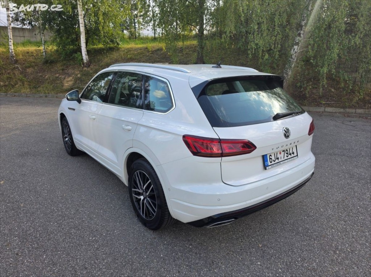 volkswagen-touareg-3-0-vw-touareg-v6-rline - 1