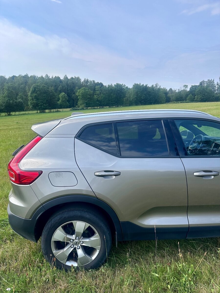 volvo-xc40-2-0-b4-awd-benzin - 3
