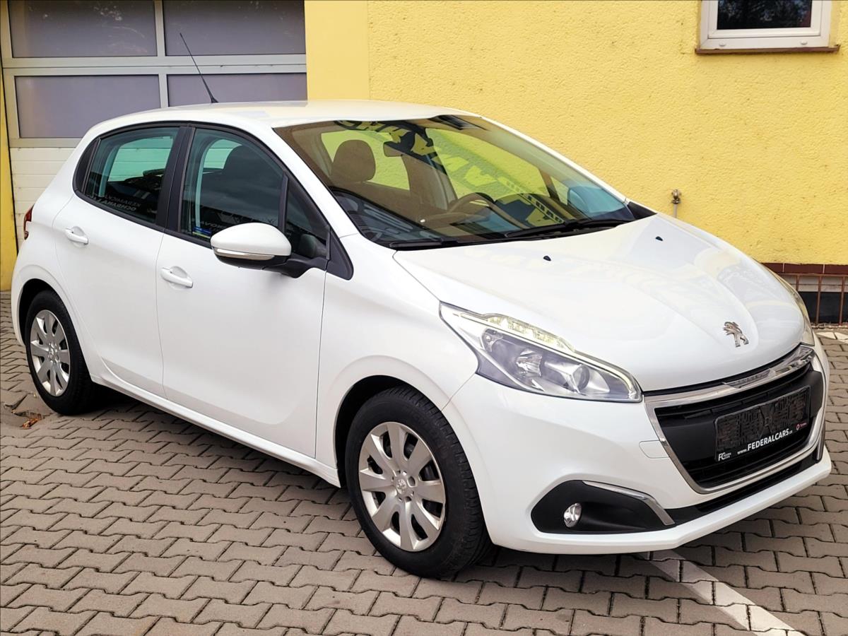 Peugeot 208 1,2 SERV.KNIHA,ČR,málo najeto