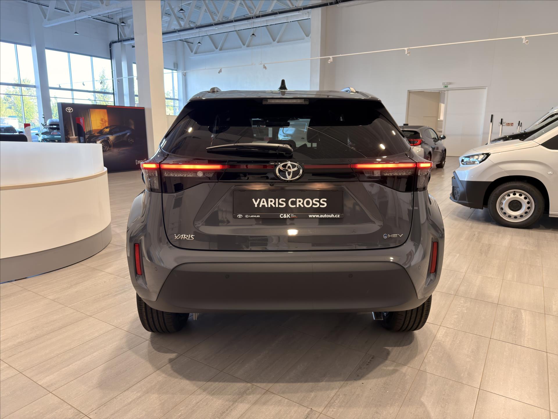 toyota-yaris-cross-style-1-5-hybrid-130k - 3