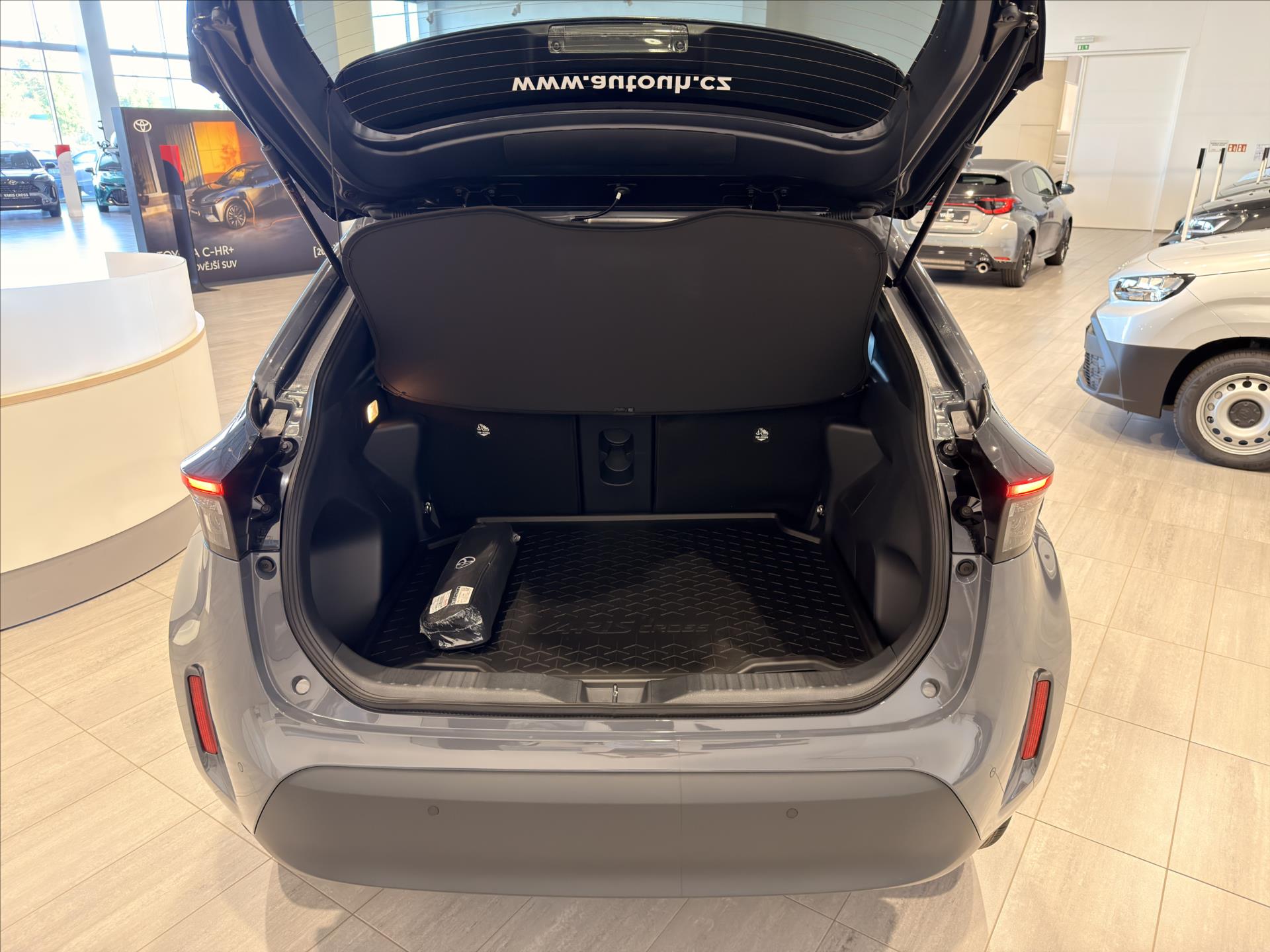 toyota-yaris-cross-style-1-5-hybrid-130k - 4