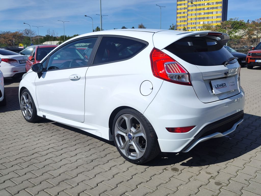 ford-fiesta-1-6-134kw-st-cr-1-majitel - 6