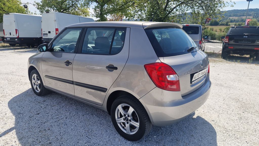 skoda-fabia-1-4-16v - 4