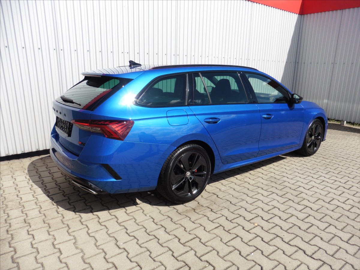 skoda-octavia-2-0-tdi-iv-rs-combi-dsg - 3