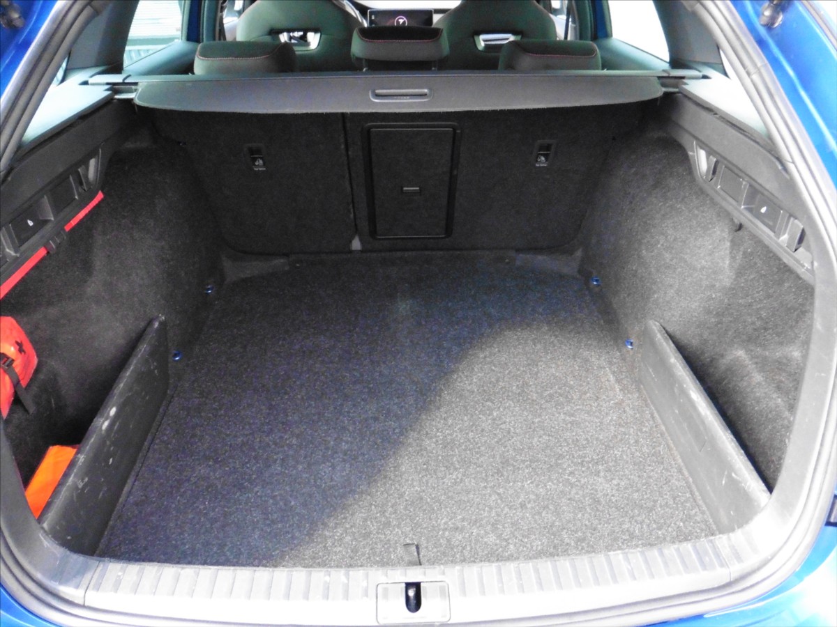 skoda-octavia-2-0-tdi-iv-rs-combi-dsg - 7