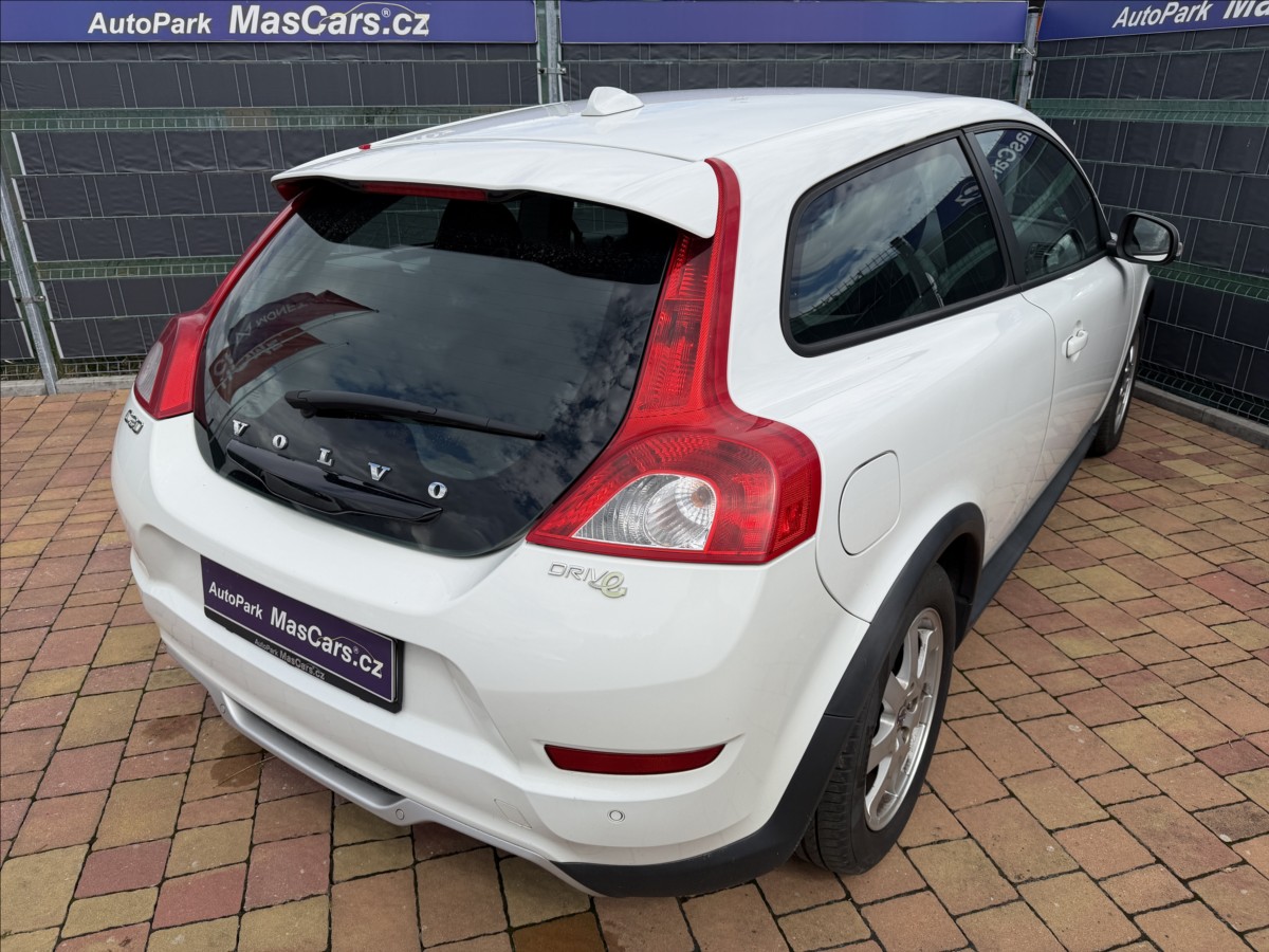 volvo-c30-1-6-d-drive - 4