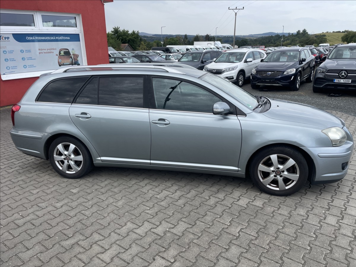 toyota-avensis-1-8-vvt-i-digiklima-ok-nova-stk - 8