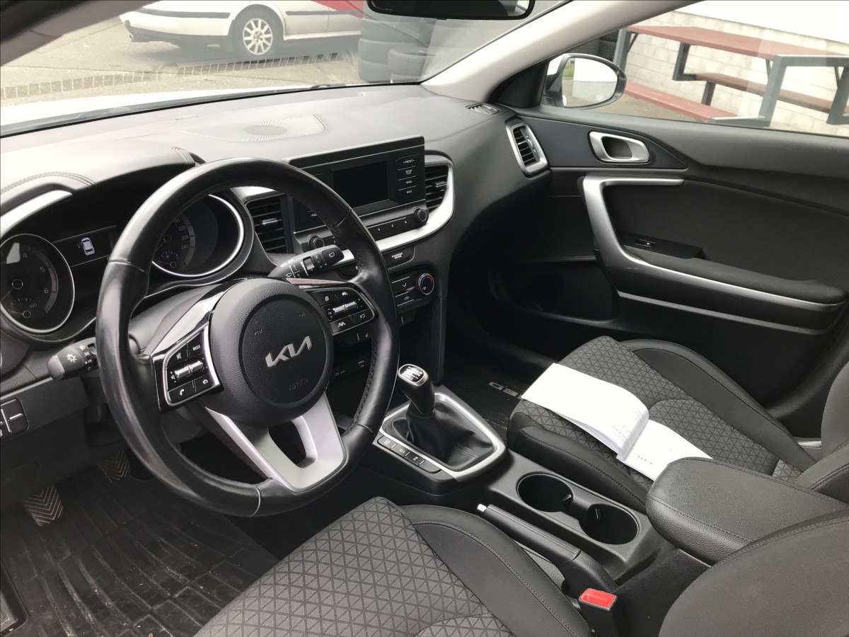 kia-ceed-1-6-crdi-100kw-5dv-ac - 7