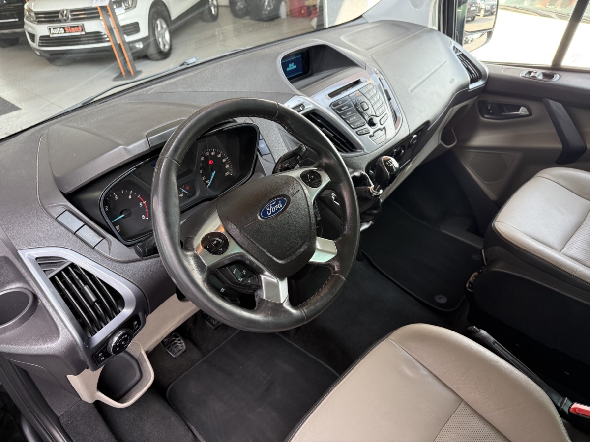 ford-tourneo-custom-2-2-titaniumx-114kw-1maj-po-servisu - 8