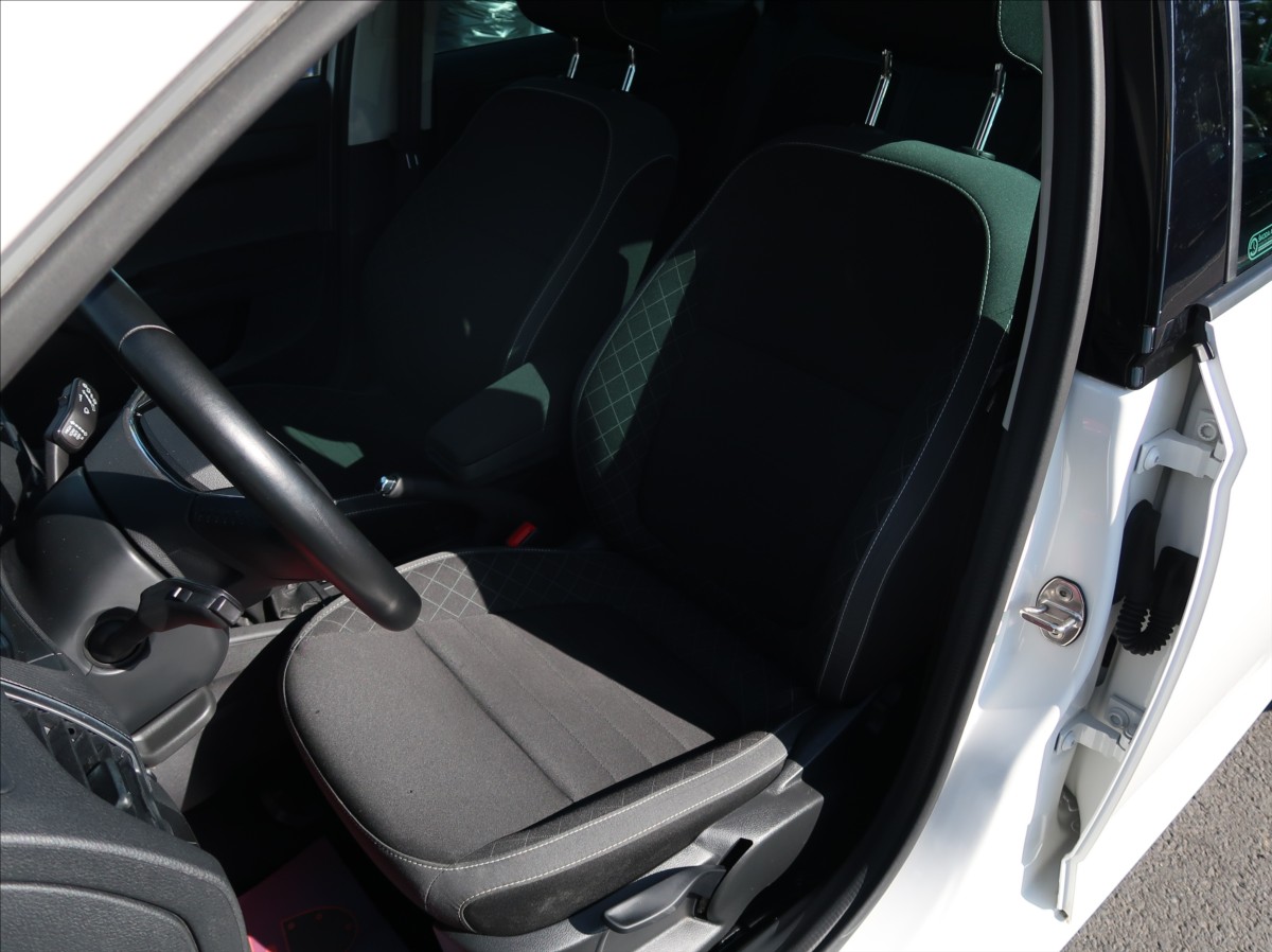skoda-fabia-1-0-tsi-70kw-1majcr-serv-k-dph - 9