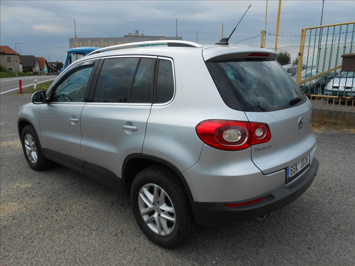 volkswagen-tiguan-2-0-tdi-120-kw-serviska - 8