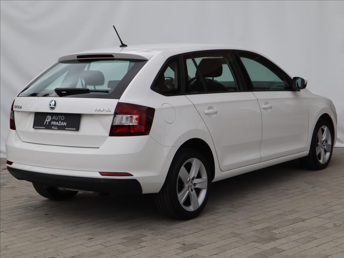 skoda-rapid-1-0-tsi-70kw-vyhrevy-klima - 5