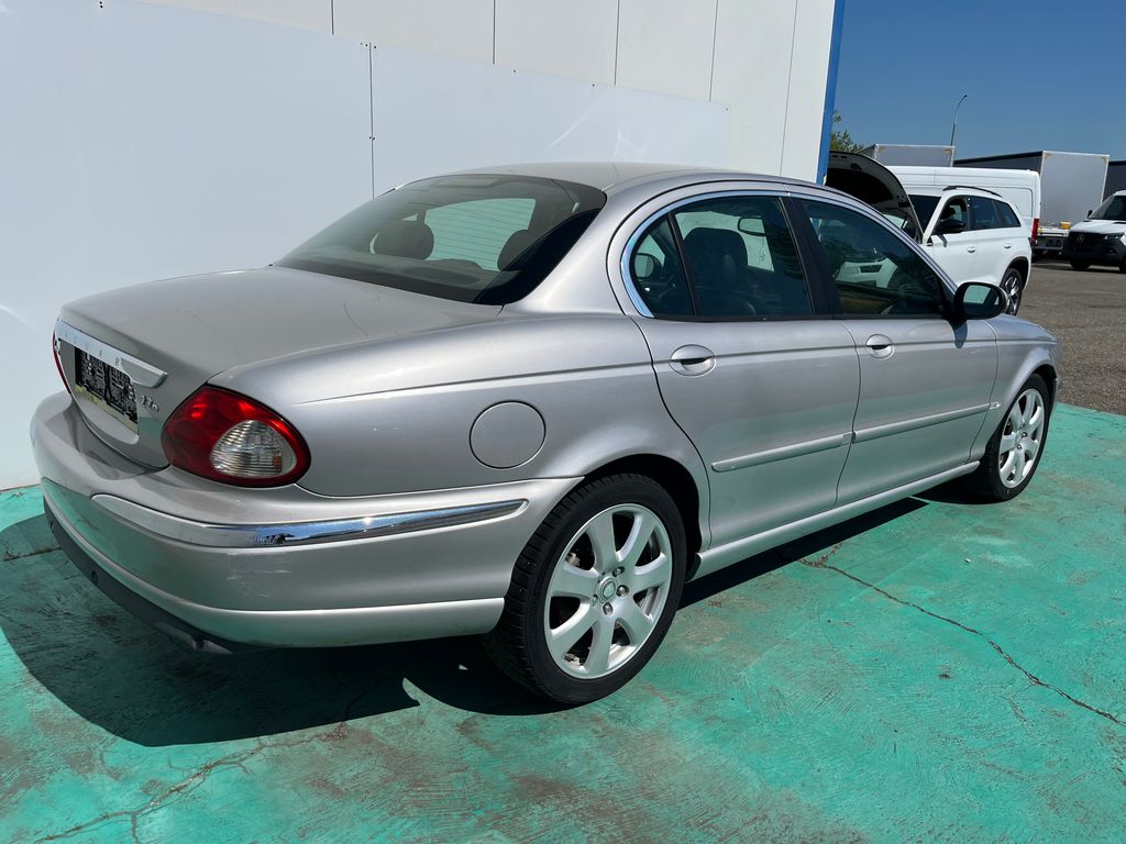 jaguar-x-type-2-2-d-executive - 1
