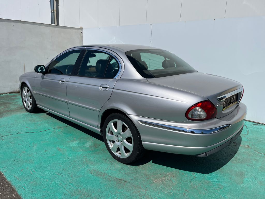 jaguar-x-type-2-2-d-executive - 3