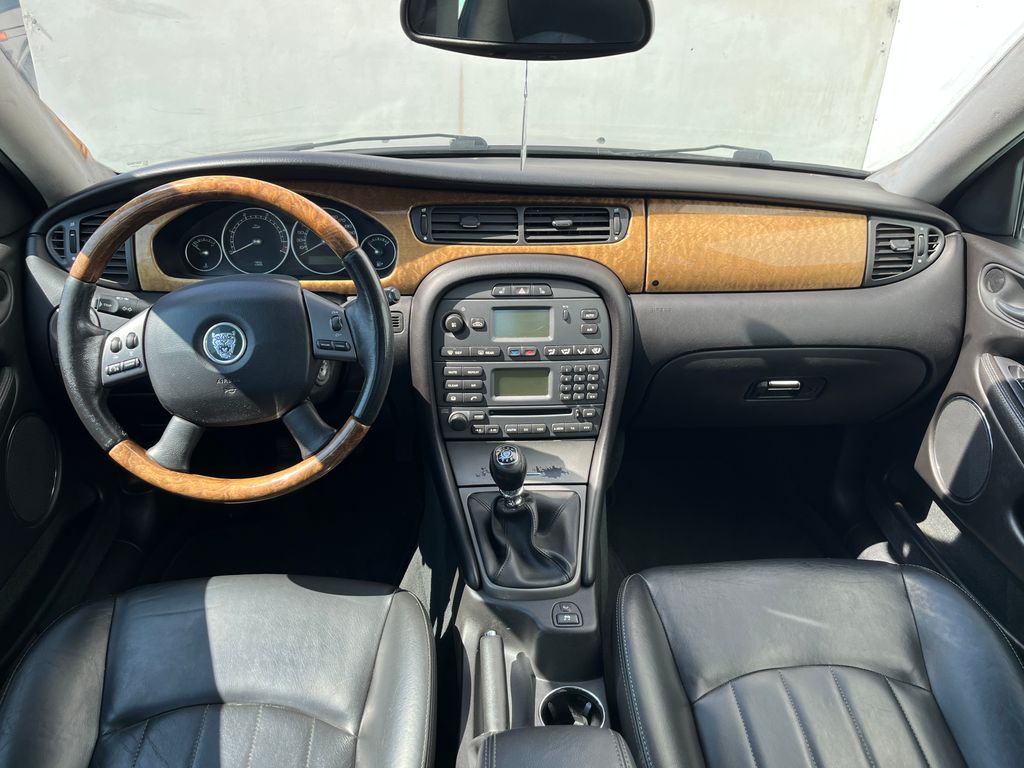 jaguar-x-type-2-2-d-executive - 4