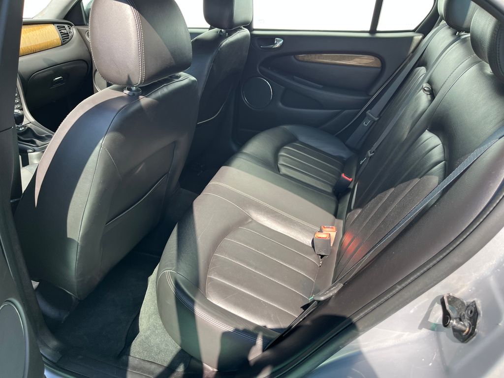jaguar-x-type-2-2-d-executive - 6