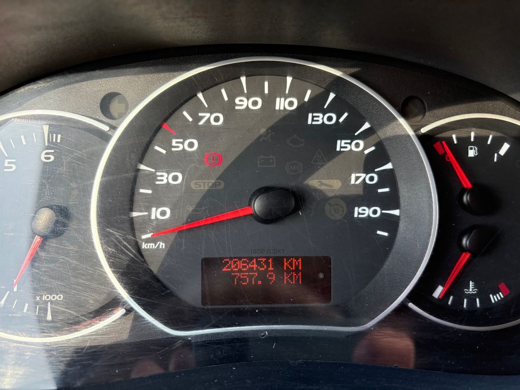 renault-kangoo-1-5-dci-klima-tazne - 8
