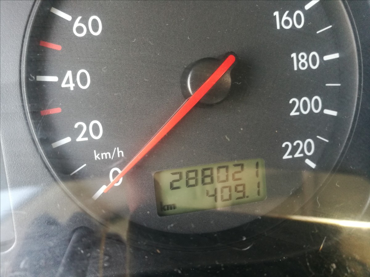 volkswagen-golf-1-4-i-3dv - 5