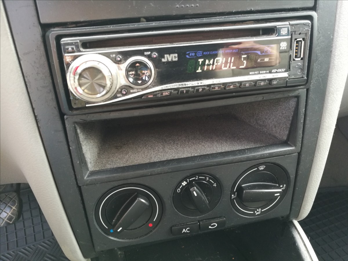 volkswagen-golf-1-4-i-3dv - 6