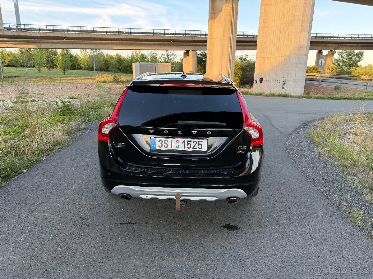volvo-v60-2-4-d5-awd-158kw - 3