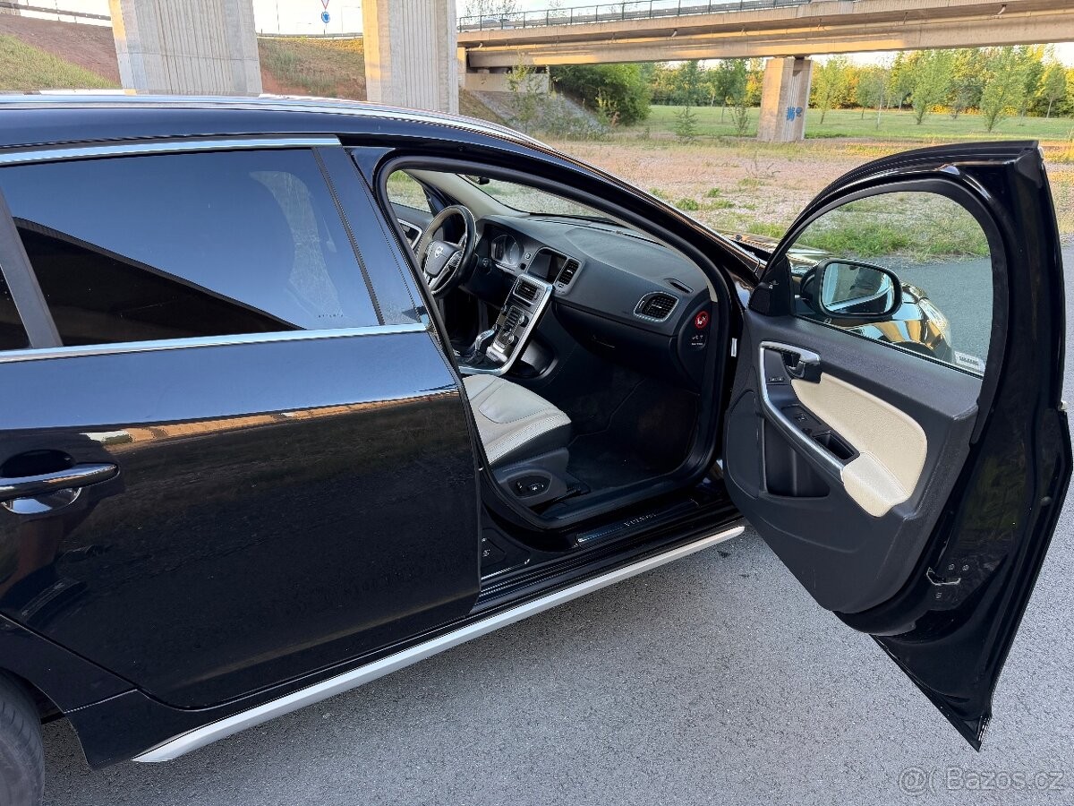 volvo-v60-2-4-d5-awd-158kw - 6