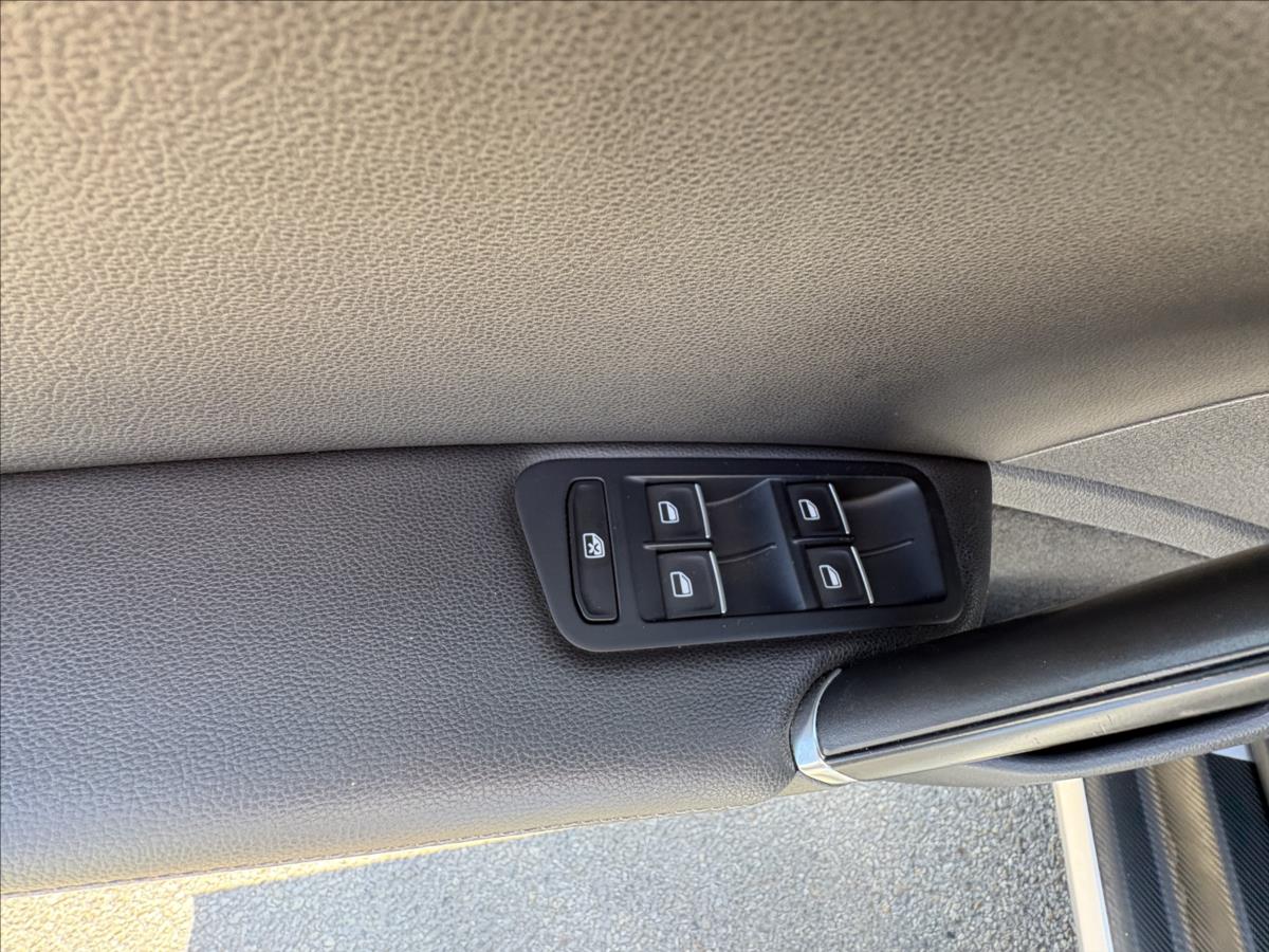 volkswagen-golf-1-4-tsi92kw-lpg-highline-servi - 3