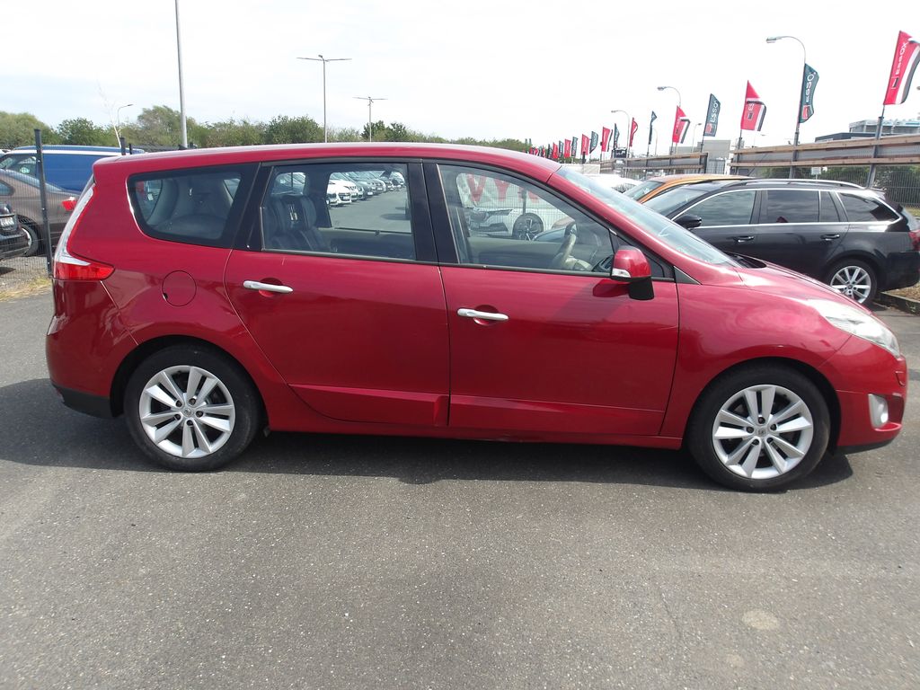 renault-grand-scenic-1-5dci-automat-1-maj - 8