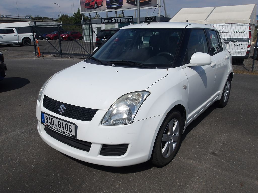 Suzuki Swift 1,3i  ČR 2xKLÍČE,KLIMA !