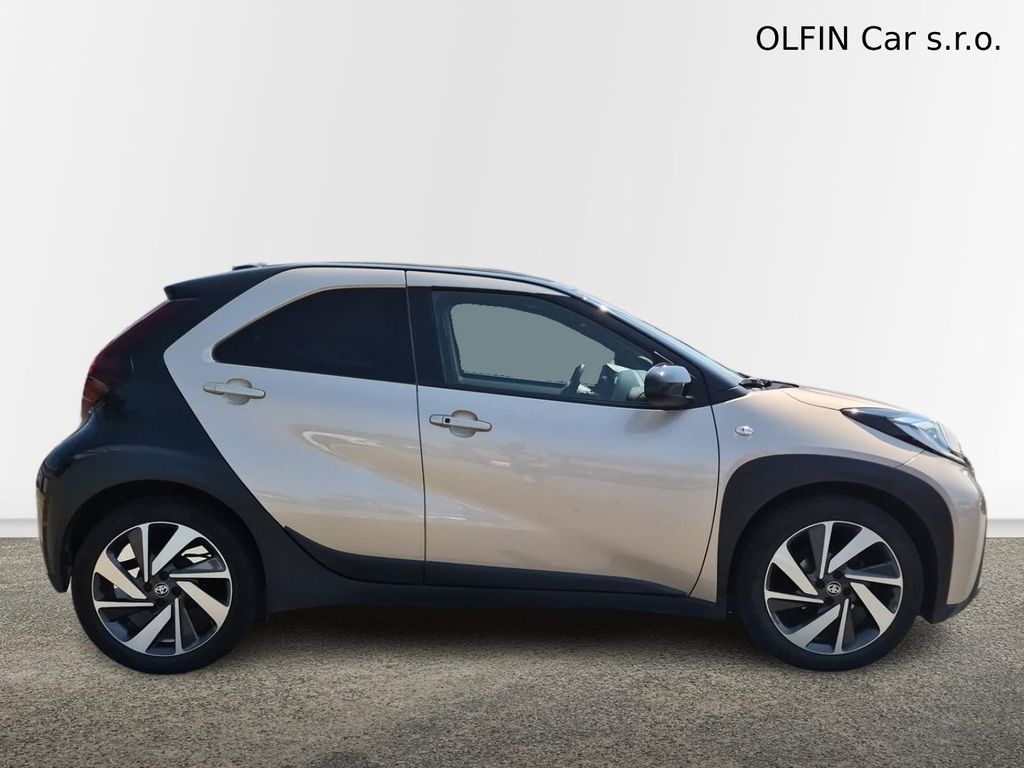toyota-aygo-executive-smart-jbl-1-0-cvt - 5