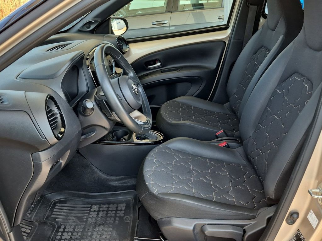 toyota-aygo-executive-smart-jbl-1-0-cvt - 8