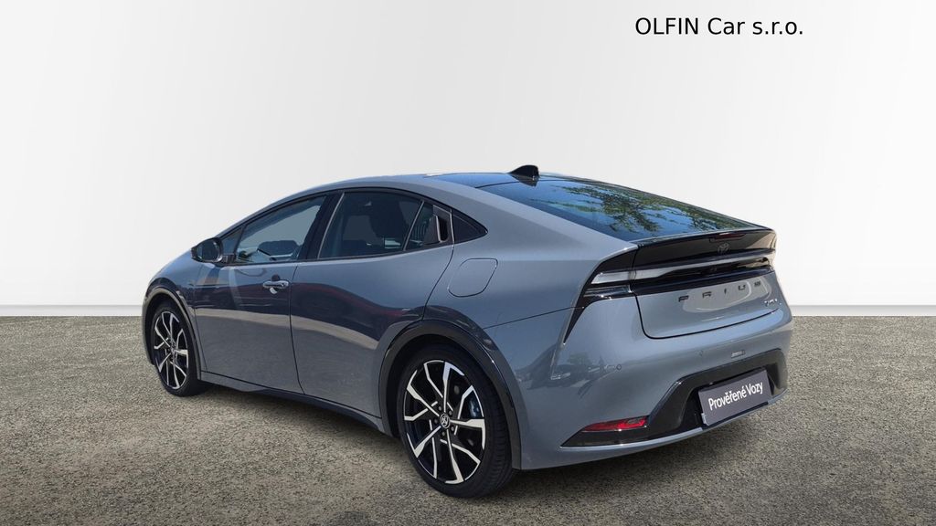 toyota-prius-prius-2-0phev-prestige-skyview - 6