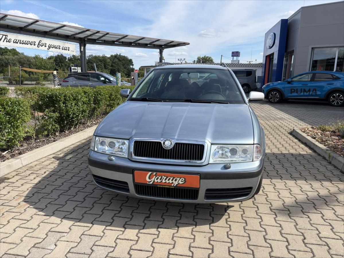 skoda-octavia-1-8-t-elegance-xenony - 1