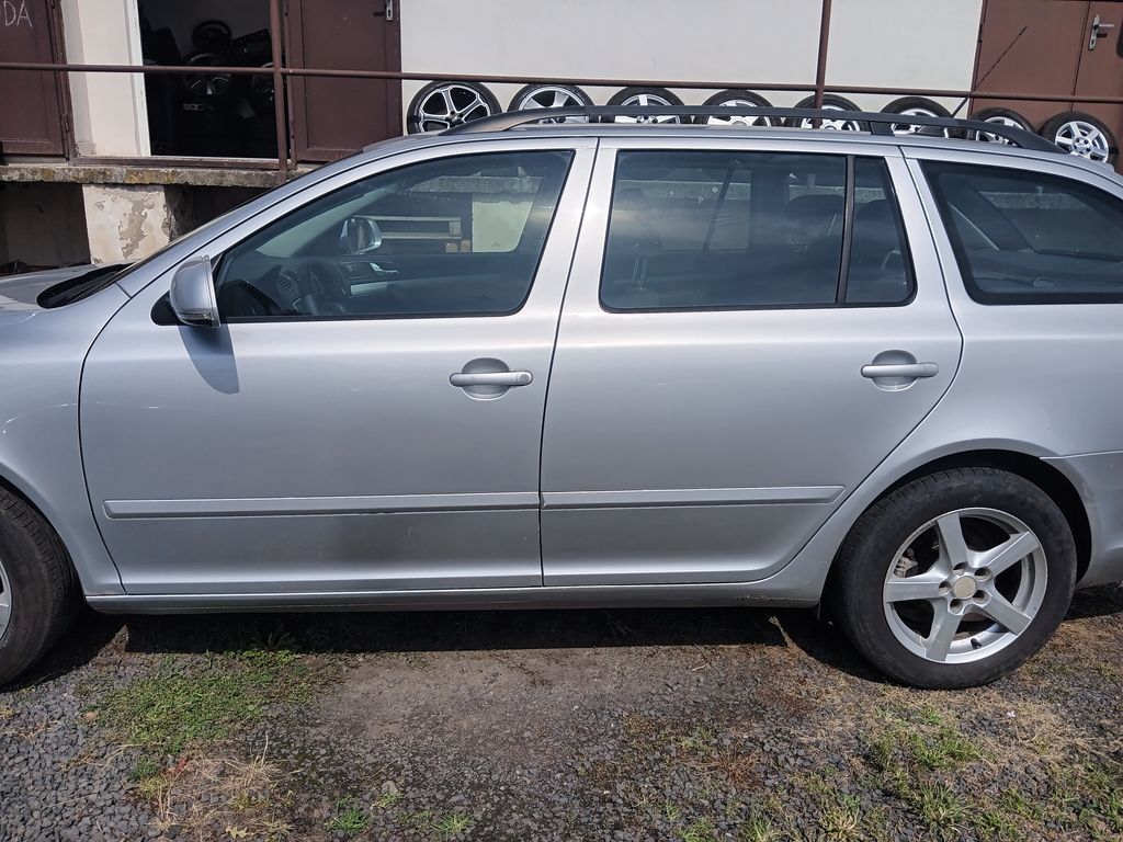 skoda-octavia-1-9-tdi-pd-dpf-ambiente-combi - 1