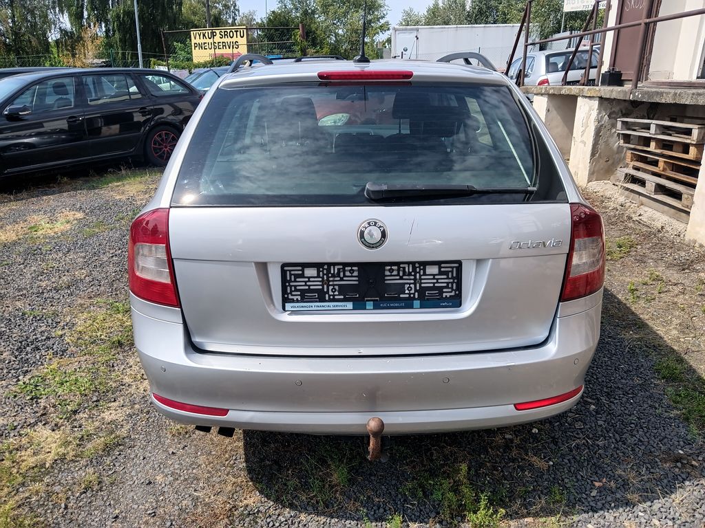 skoda-octavia-1-9-tdi-pd-dpf-ambiente-combi - 3