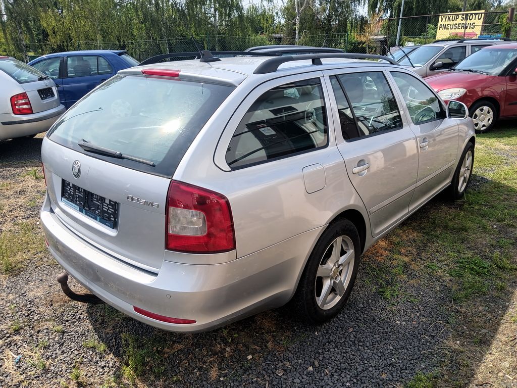 skoda-octavia-1-9-tdi-pd-dpf-ambiente-combi - 4