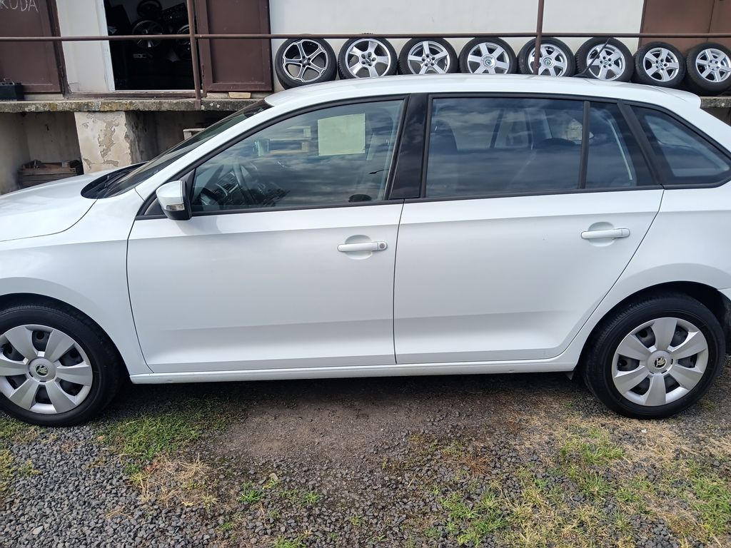 skoda-rapid-1-2-tsi-ambiton-81kw - 1