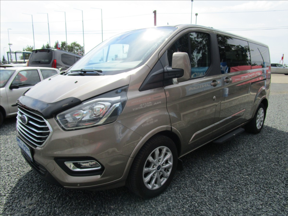 Ford Tourneo Custom 2.0TDCi L2 Titanium, 8 míst