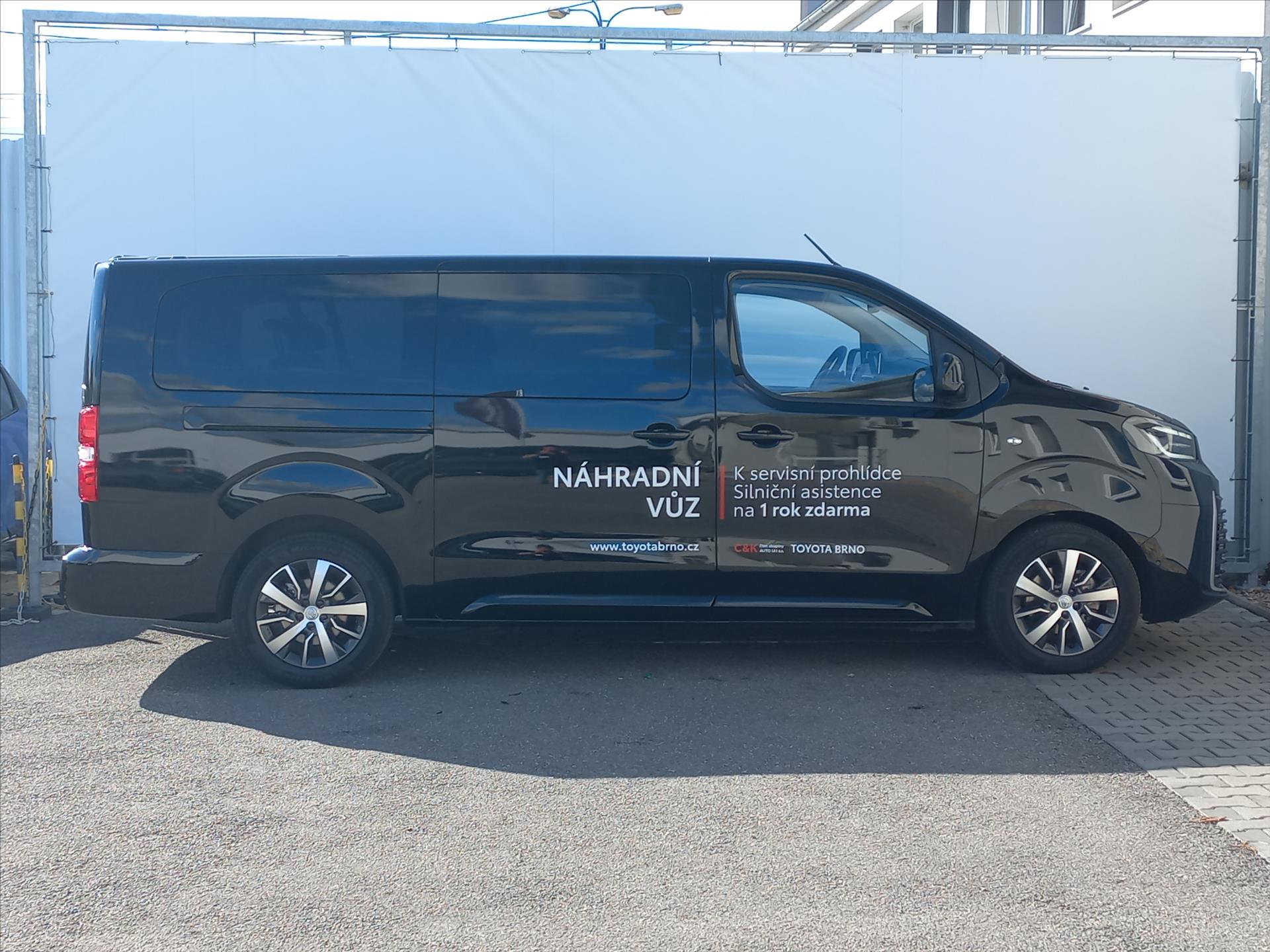 toyota-proace-verso-2-0-diesel-177k-8st-a-t-l2-family-webasto-8-mist - 1
