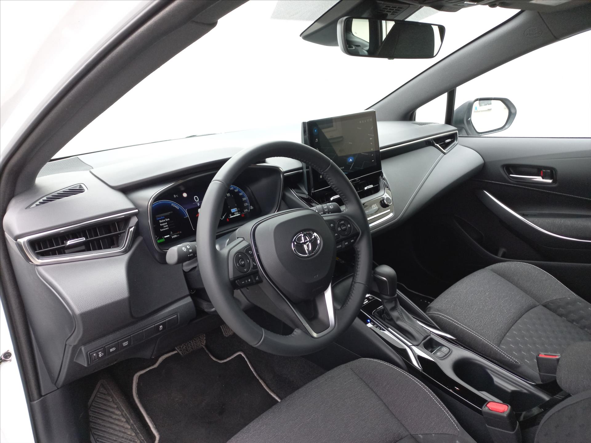 toyota-corolla-1-8-hybrid-e-cvt-140k-ts-comfort-tech - 9